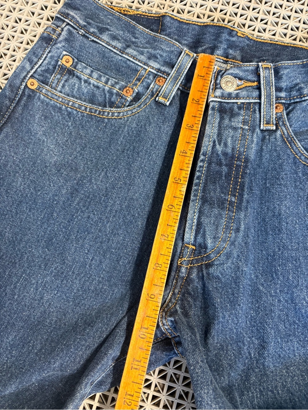 Vintage Levi’s 501 Dark Wash Button-Fly Blue Jeans - Y2K - Picture 11 of 11